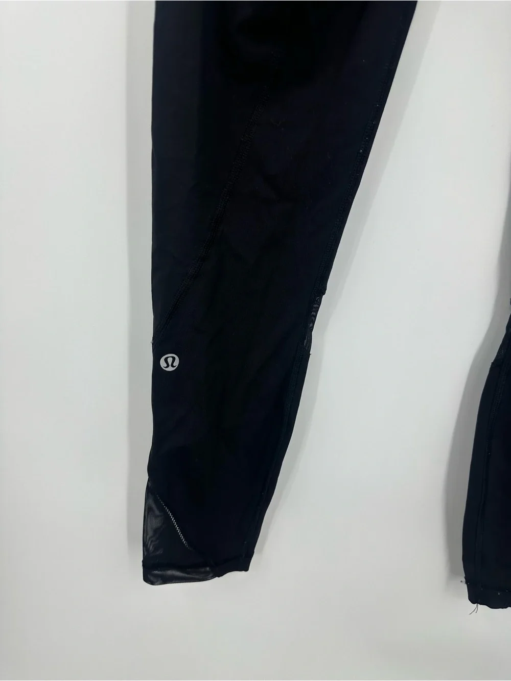 Black Lululemon Leggings Size 4 Gym Workout Training Cropped